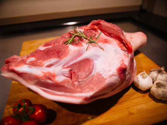 Epaule de porc entière (+- 7Kg)