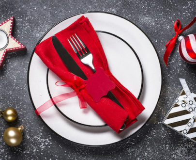christmas table setting plate cutlery and chris 2021 08 26 18 07 44 utc 405x330 - Super Grande Boucherie