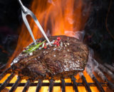 Steak de boeuf grill mariné