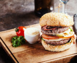 Colis hamburger 160x130 - Mini brochette de porc marinée