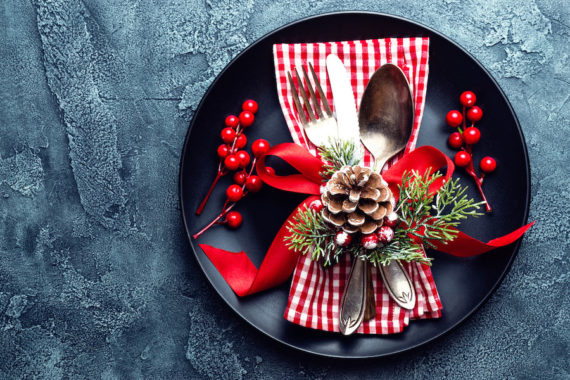 christmas decoration festive plate and cutlery wi 2021 08 26 17 21 15 utc 570x380 - Menu de la terre
