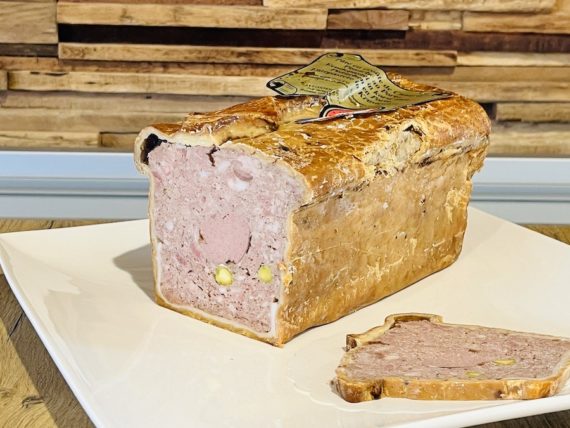 IMG 9223 570x428 - Pâté en croûte de Canard Pistaché au Porto (250gr)